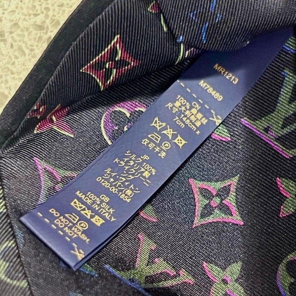 🎁HOLIDAY 25’🎁🆕💯 LOUIS VUITTON  MONOGRAM FUSHIA BLACK MULTI-CLR MOTIF W/TAGS🔥HOT🔥 - Picture 3 of 16